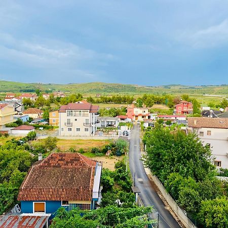 Green Trails Apartment - Fully Renovated With Mountain View Divjake Ngoại thất bức ảnh